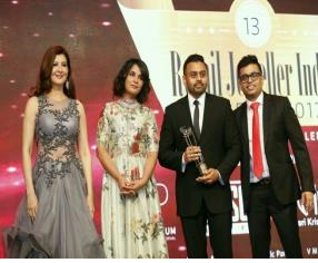 Narayan Jewellers receiving two awards - Platinum Jewellery of the year and Jewellery Buff Choice award – Vivah at the 13th edition of Retail Jewellers India Awards 2017.