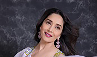 Madhuri Dixit in Narayan Jewellers Ring for Dance Deewane Realty show