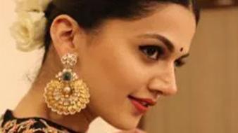 Tapsee Pannu in our jewellery at the Rose Gold Awards.