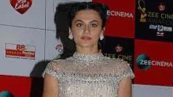 Tapsee Pannu in our jewellery at the Zee Cine Awards 2017